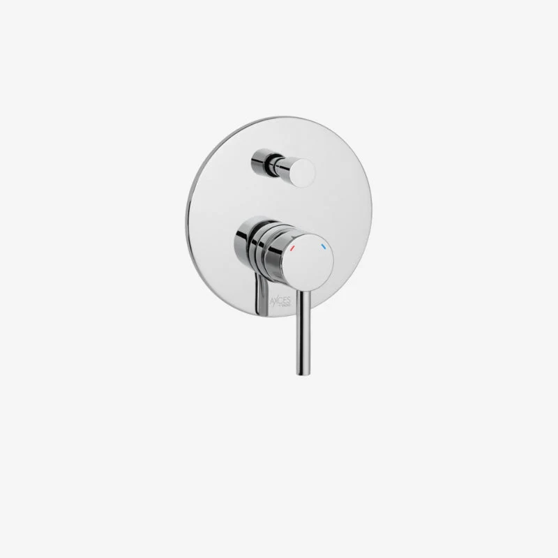 VADO Nuri Brass Wall Mounted Concealed Manual Shower Valve with Diverter 102.5 x 140 x 140 mm