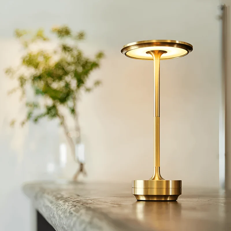 AmiGlow Laddningsbar Trådlös LED Bordslampa | Veska