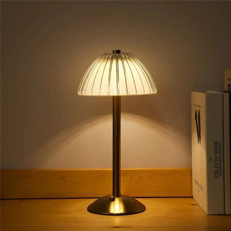 Trådlös trefärgad LED-bordslampa med dimmerfunktion | Veska