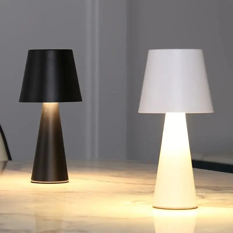 Bordslampa - Belysning - svart - Lägg till raffinerad stil och lämna ett bestående intryck | Veska
