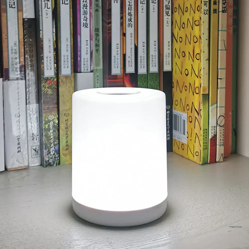 Dimbar LED bordslampa med USB-anslutning för flexibel belysning | Veska