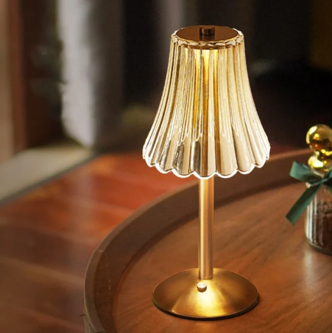 Uppladdningsbar USB LED Bordslampa i Retrodesign | Veska