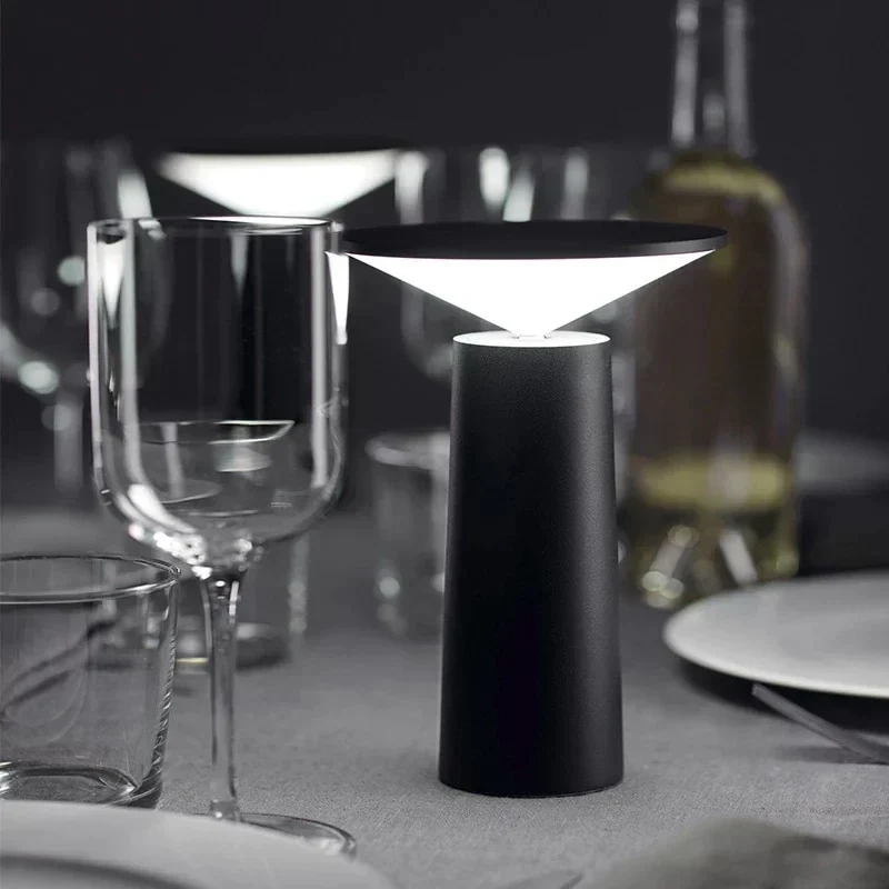 Bärbar Dimbar Bordslampa - LumoFlex | Veska