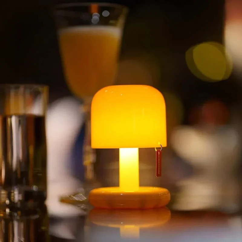 CLEMENTIA – Elegant bordslampa | Veska