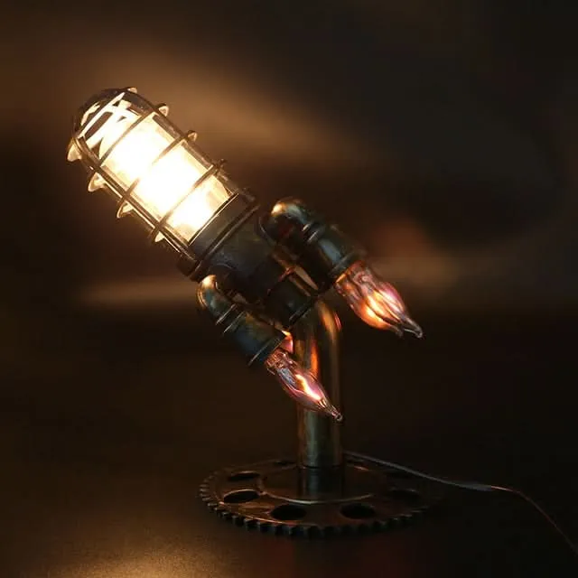 Steampunk Raket Bordslampa med Ljuslåga | Veska