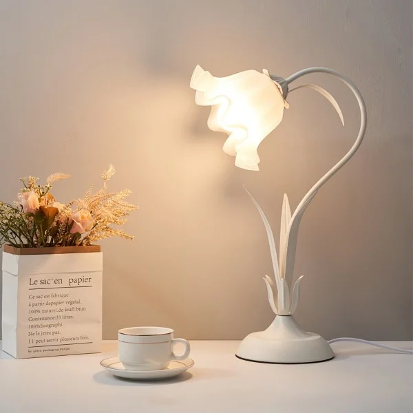 BloomBeam - Justerbar Retro Bordslampa | Veska
