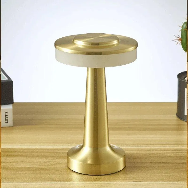 AuraMetal - Nordiskt Inspirerad Bordslampa | Veska