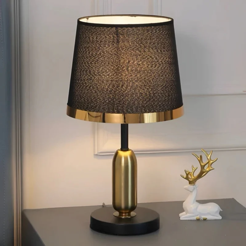 Lumivara Modern Svart Tyg Bordslampa – Elegant Hemljus | Veska