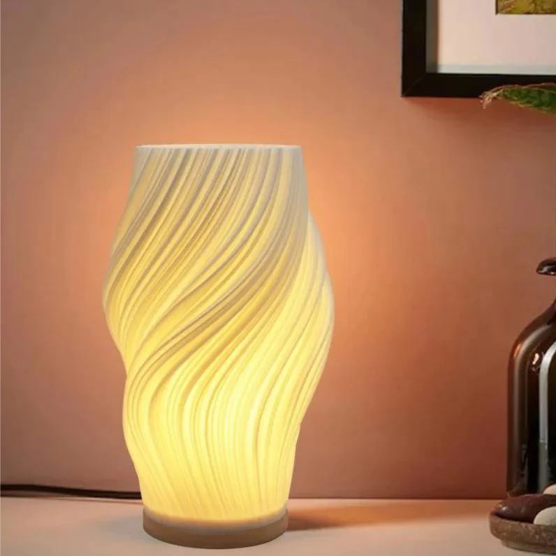 LunaSwirl | Lyxig Modern Swirl LED Bordlampa – Elegant Stämningsbelysning | Veska