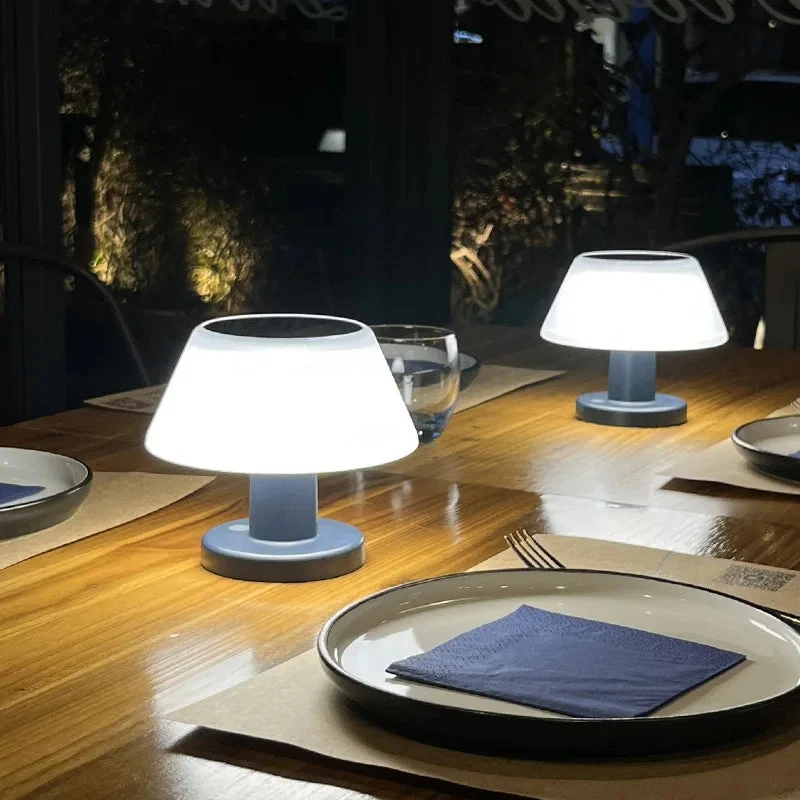 Solar Bordslampa | Utomhus Vattentålig LED Lampa | Bärbar Solenergidriven Belysning för Altaner, Trädgårdar & Camping | Veska