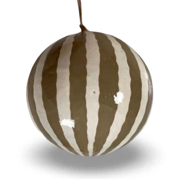 Julgranskula handmålad "Bell greige"