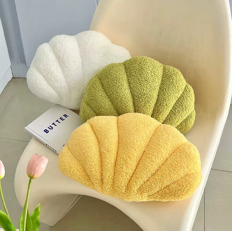 Pastell Skal Kudde – Fuzzy Bouclé Plush Kudde | Veska