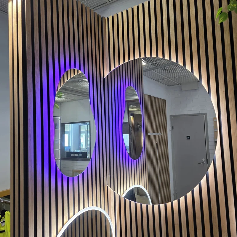 Häivä LED-peili, 70x90 cm - Outlet-peili