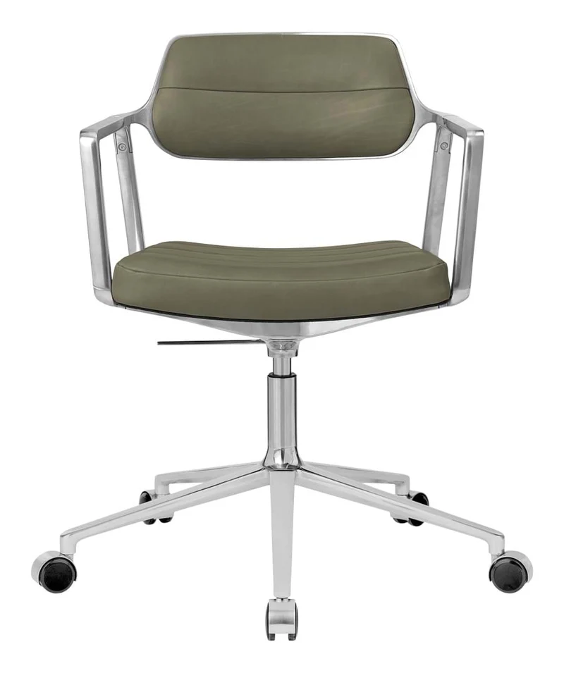 Vipp 453+ Swivel Chair With Castors