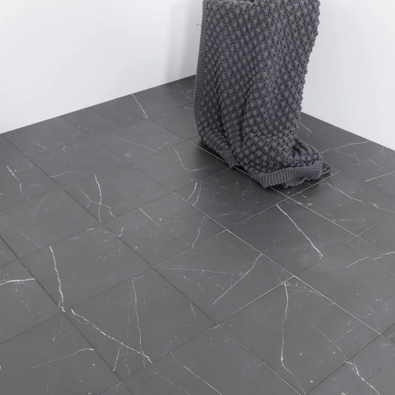 Paketpris! 4,04 m² Klinker Marquina Marmor 22,5x22,5 (249:-/m²)