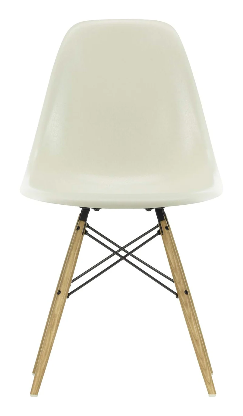 Eames Fiberglass Chair DSW Ash Honey Tone