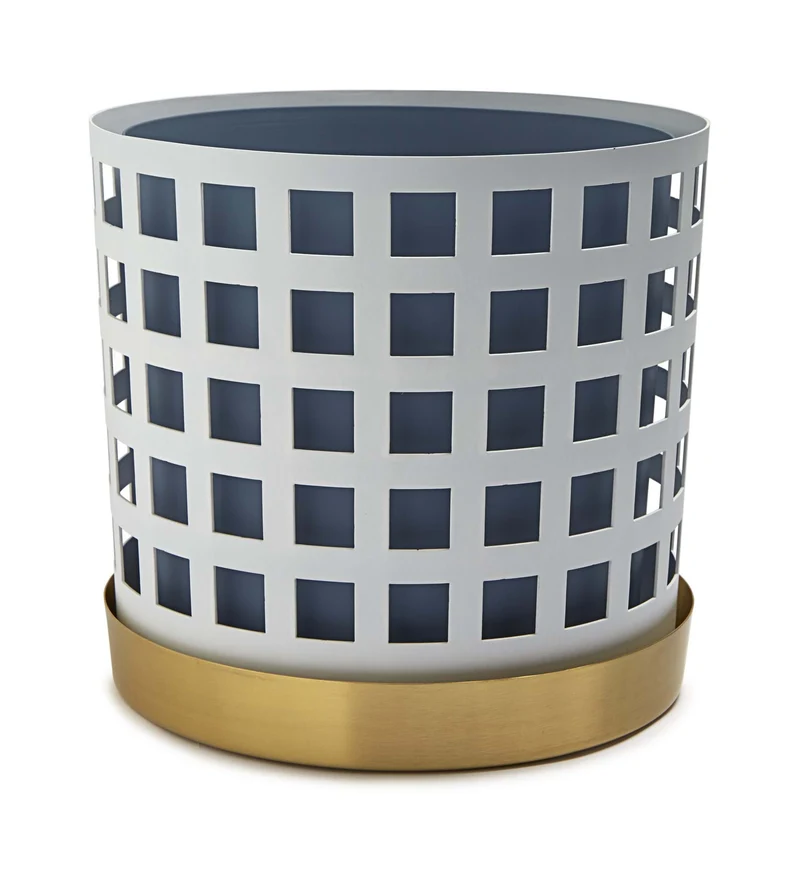 Trio Square Stor